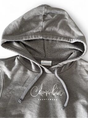 Columbia Sportswear heather gray hoodie with cursive cute logo casual outdoors